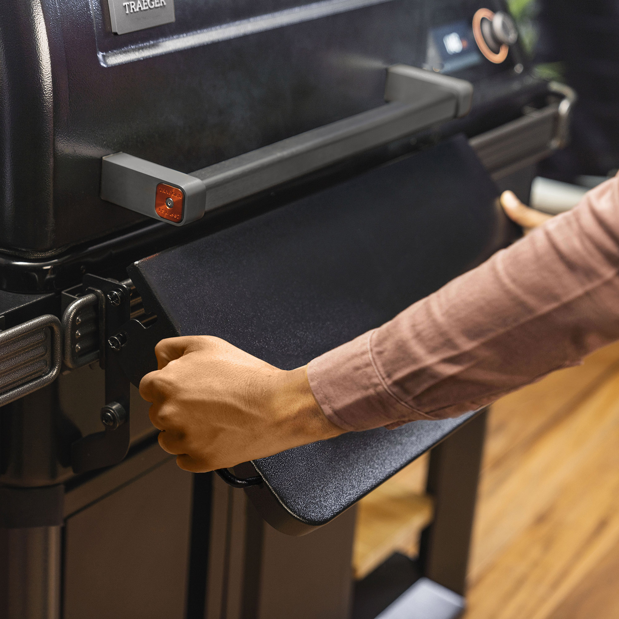 traeger-pal-front-shelf.jpg