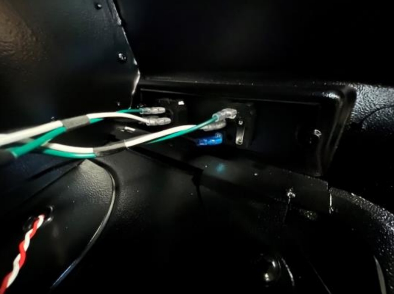 Connection to power strip 1 - yos.jpeg