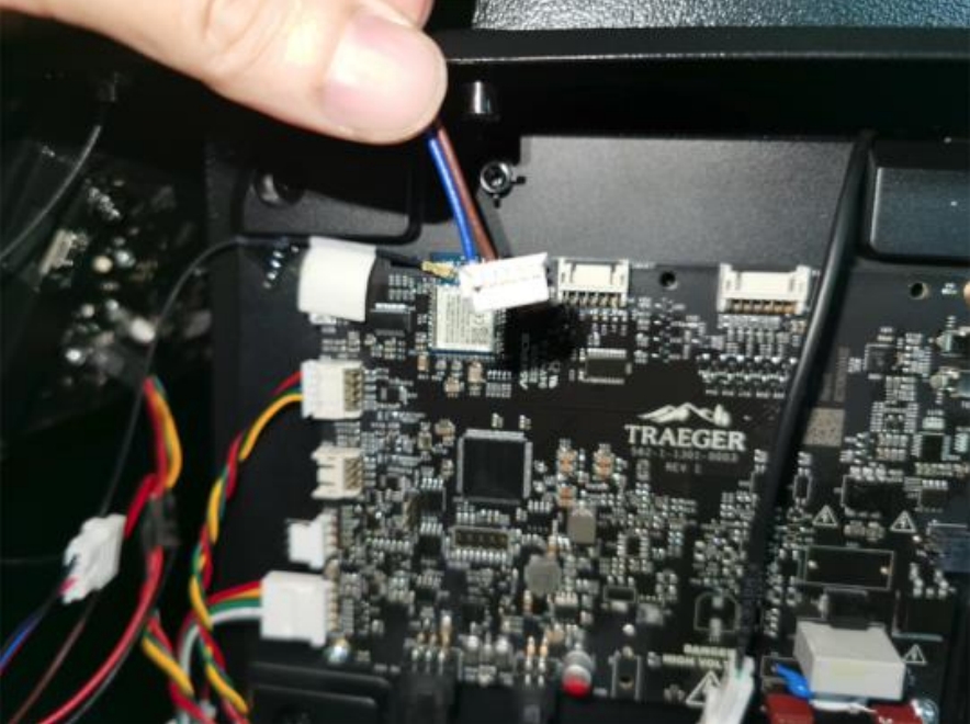 lid- aux fan to motherboard connection yos.jpeg