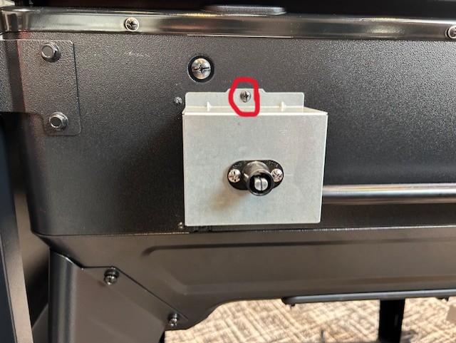 valve bracket top screw.jpg