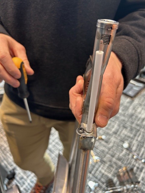 Ignitor screw.jpg