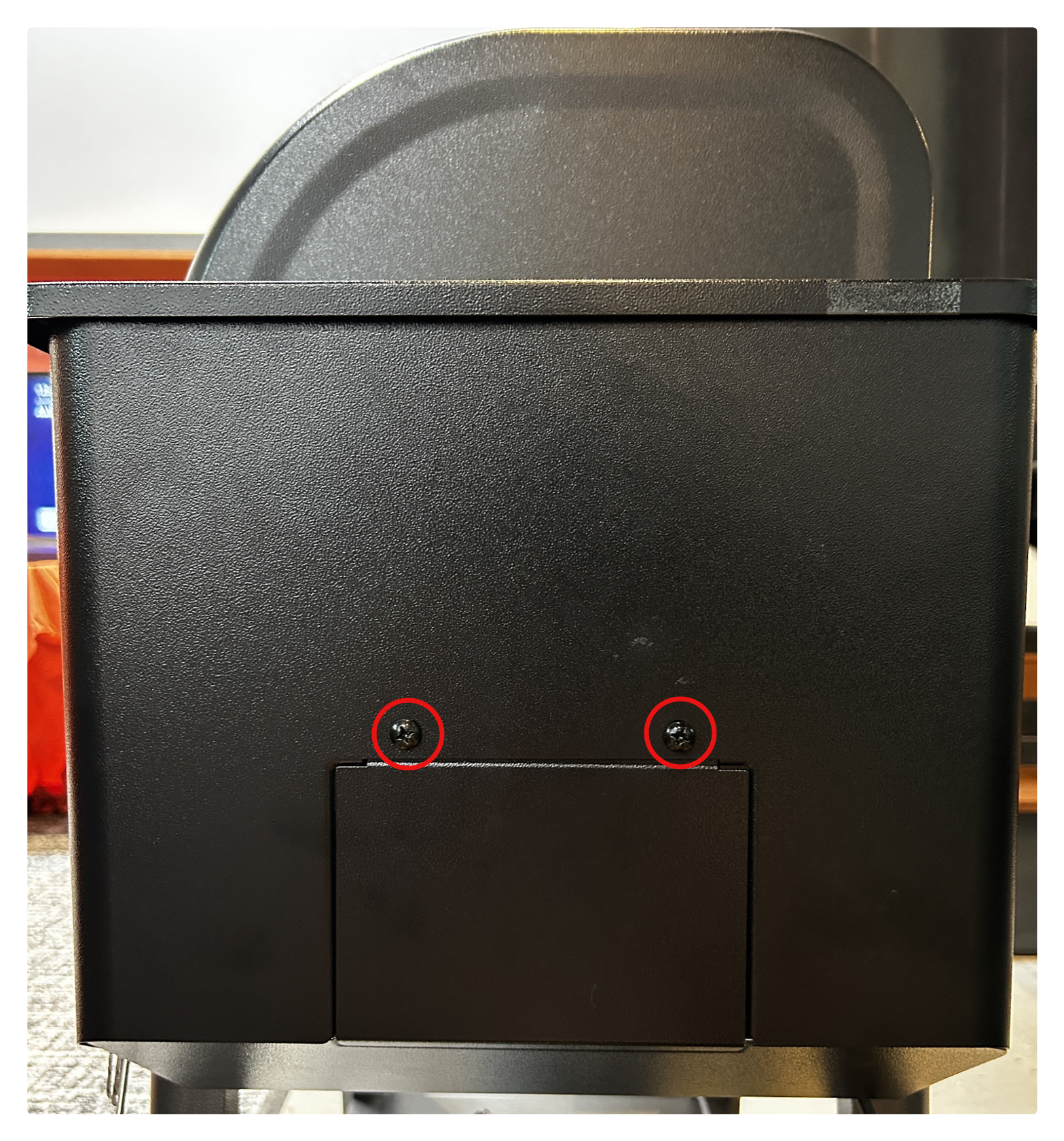 Side Service Panel Screws.png
