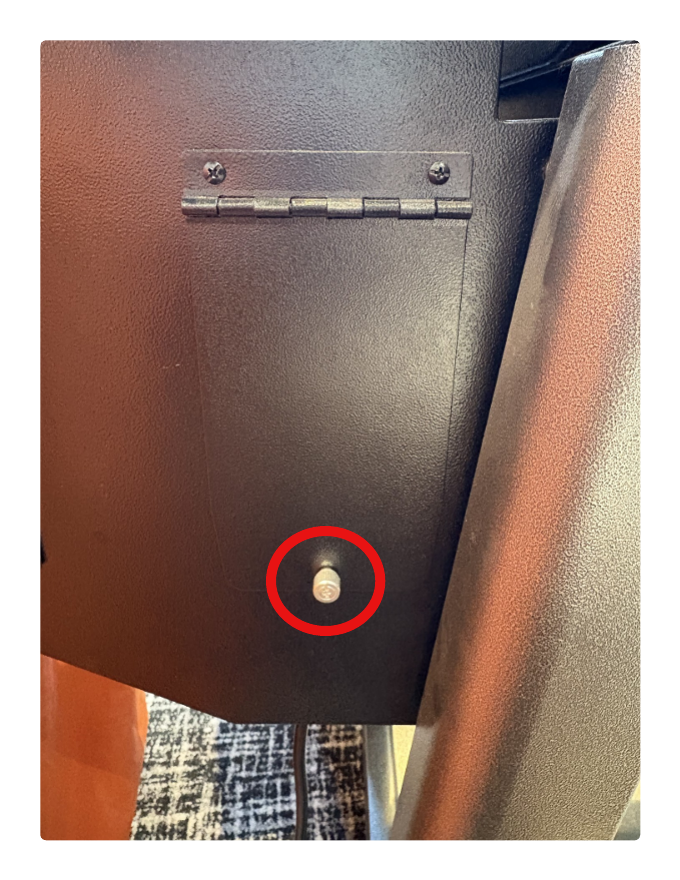 Pellet Door Thumb Screw.png