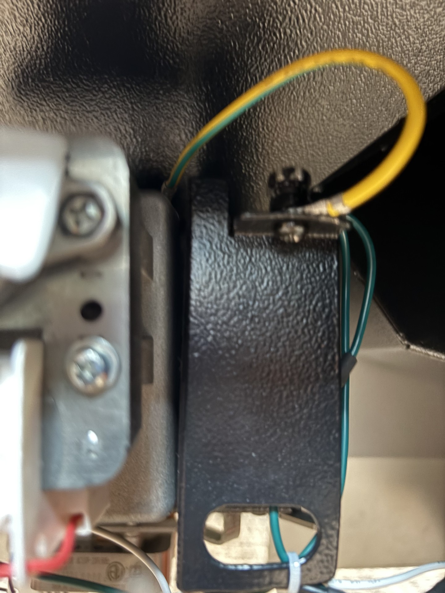 Power Cord Grounding Wire.jpg