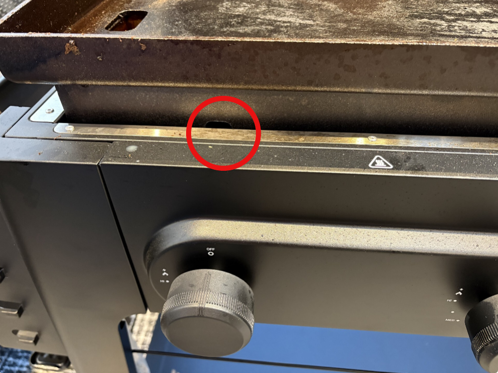 Image of red circle outlining the flame opening.
