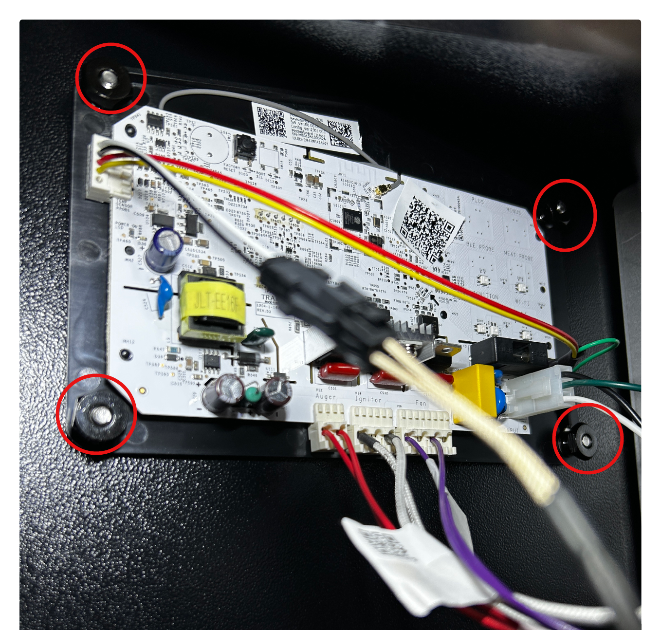 Controller Thumb Screws.png